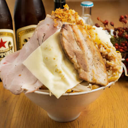 デカ盛り汁なし豚そば【チーズ】｜習志野で丼や麺のテイクアウト・デリバリーならドンちゃん食堂