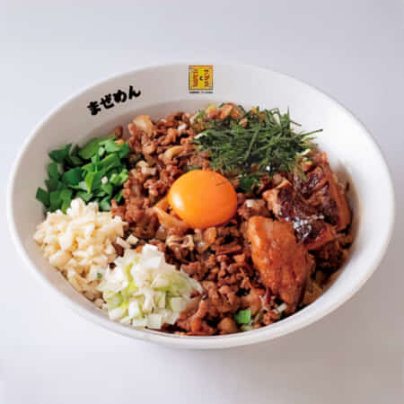 ネギ盛り背脂ニンニクスタミナまぜめん｜習志野で丼や麺のテイクアウト・デリバリーならドンちゃん食堂