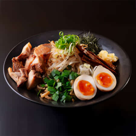 DX油そば (ゴロゴロチャーシュー、味玉付き)｜習志野で丼や麺のテイクアウト・デリバリーならドンちゃん食堂